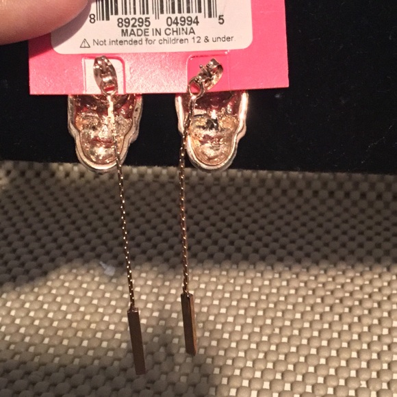 💕$15 SALE Betsey Johnson Bling Skulls - Picture 2 of 6